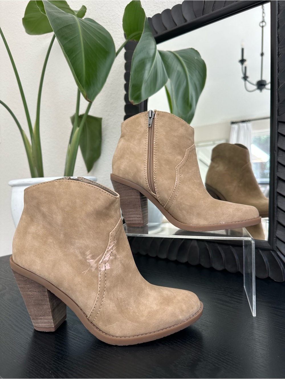 NWOT DV8 by Dolce Vita Tan Ankle Boots